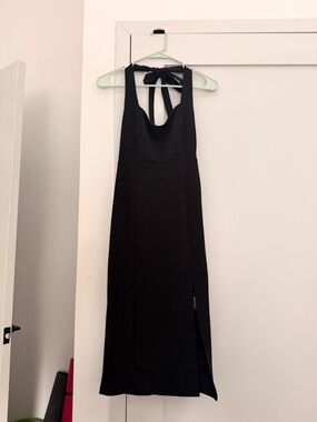 Sleek Black Halter Midi Dress with Back Tie